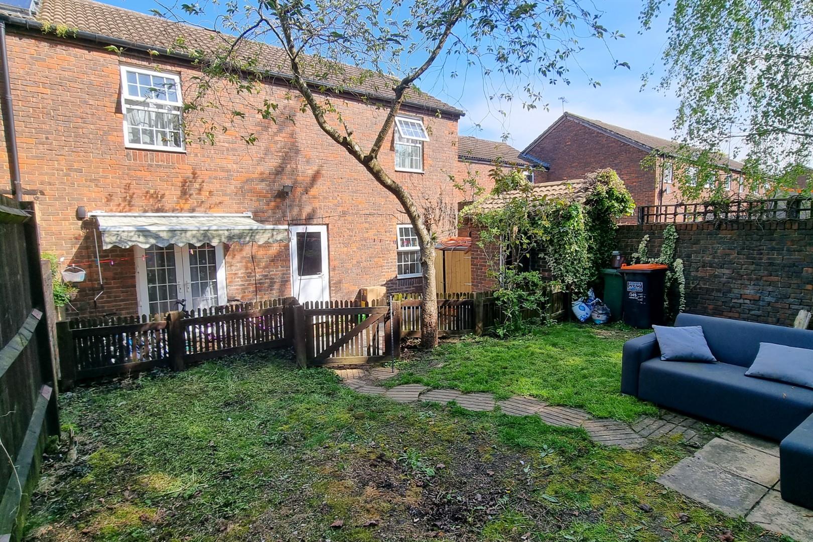 Meadow Way, Leighton Buzzard Quarters Estate Agents